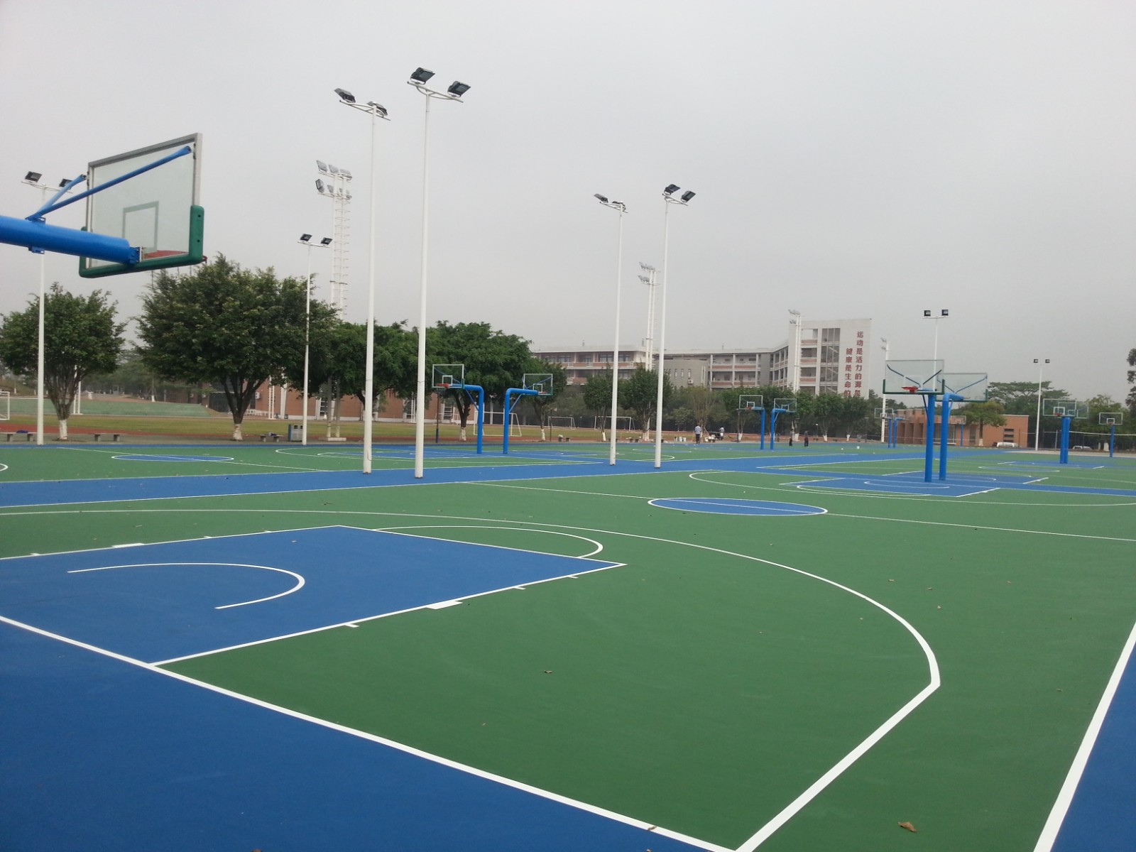 1654671055933875.jpg 东莞中学.jpg